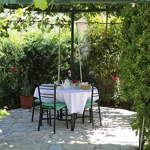 https://la-casa-di-nonna.albaniahotels.org