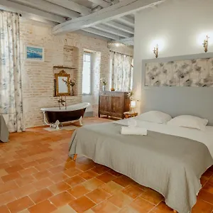 la-chambre-bleue-lauzerte.midi-pyreneeshotels.com/